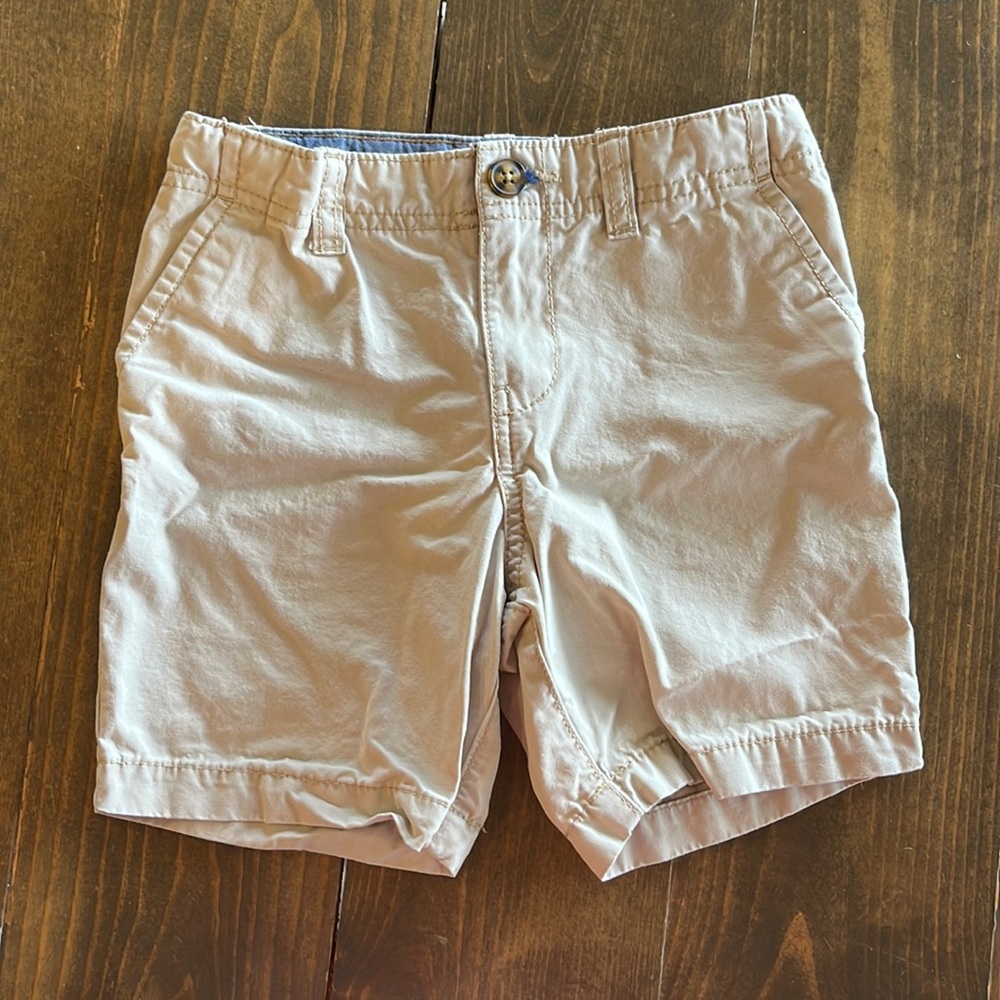 Boy’s 4t khaki shorts